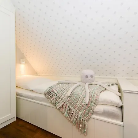 Holiday home Farnweg 7 Whg C Aussenhaus West Sudstrand